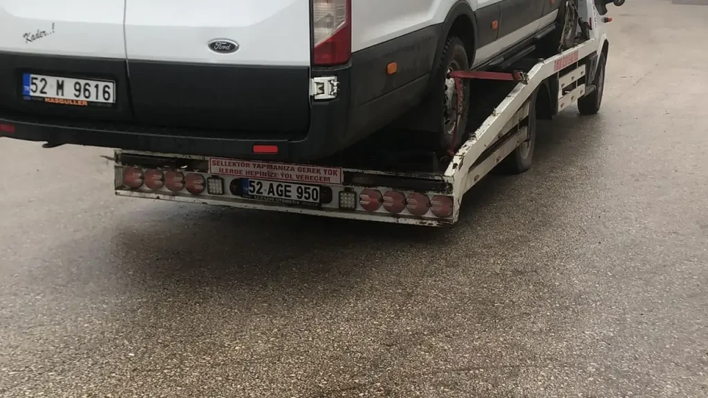 Aybastı Oto Kurtarma flatbed çekici saha çalışması