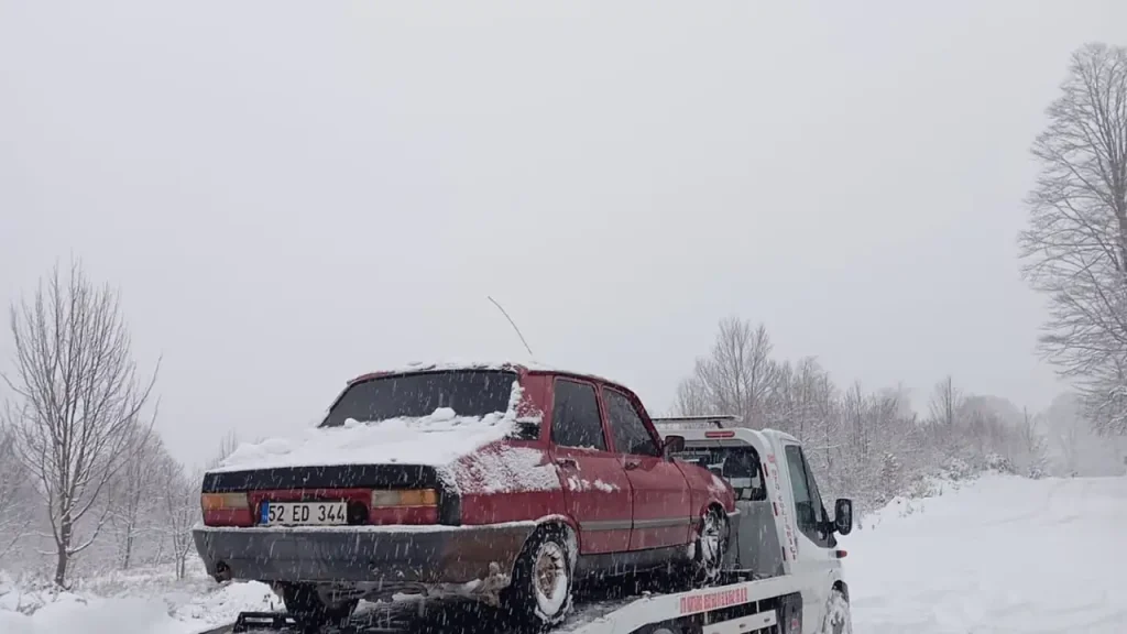 Aybastı Oto Kurtarma saha çalışması ve çekici hizmeti