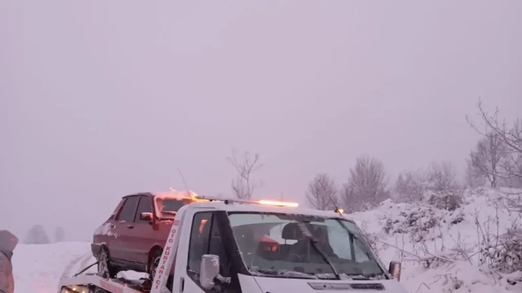 Aybastı Oto Kurtarma saha çalışması ve çekici hizmeti