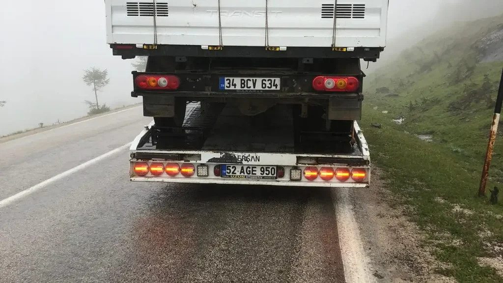 Aybastı Oto Kurtarma saha çalışması ve çekici hizmeti