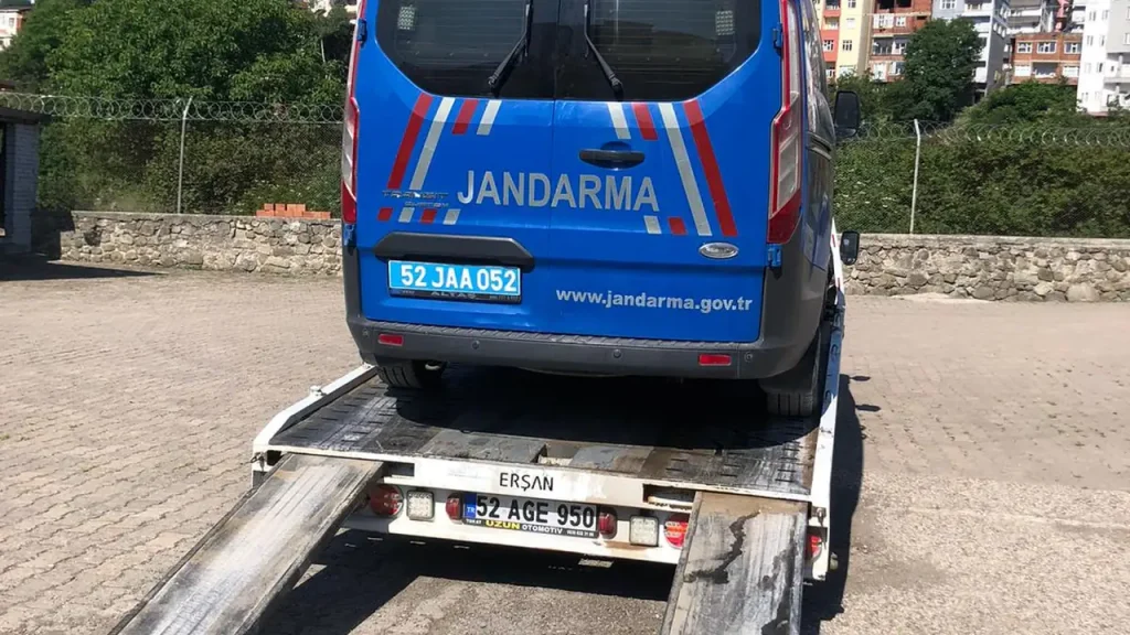 Aybastı Oto Kurtarma saha çalışması ve çekici hizmeti