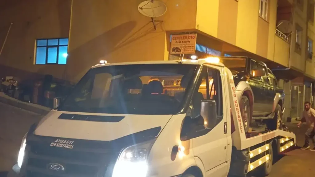 Aybastı Oto Kurtarma saha çalışması ve çekici hizmeti
